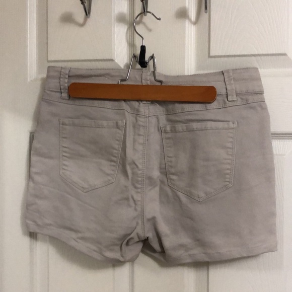 Beige high waisted zip fly d.jeans shorts - Picture 2 of 2